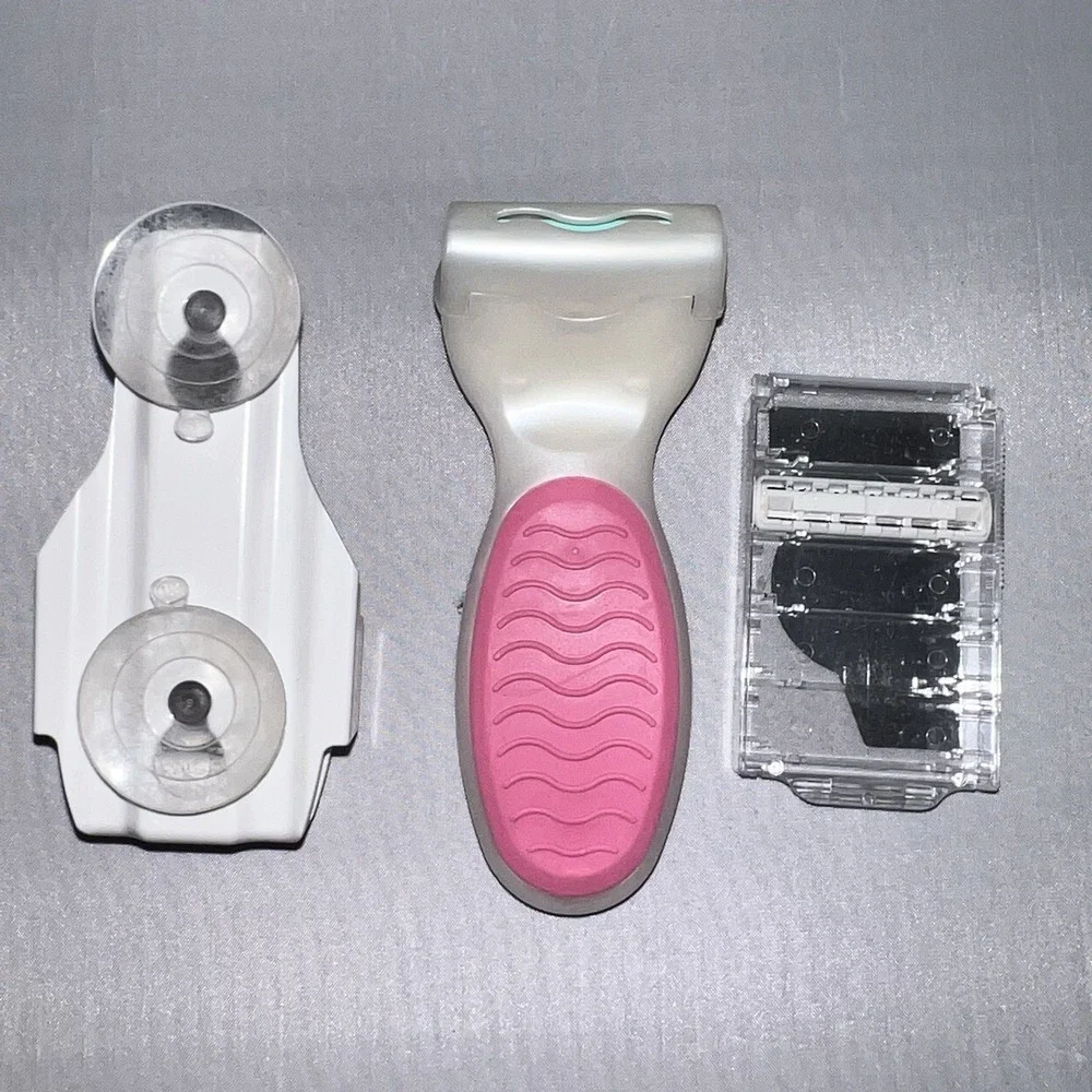 Schick Silk Effects Plus 1 Razor 2 Blades  & Shower Hanger New Old Stock Shaving